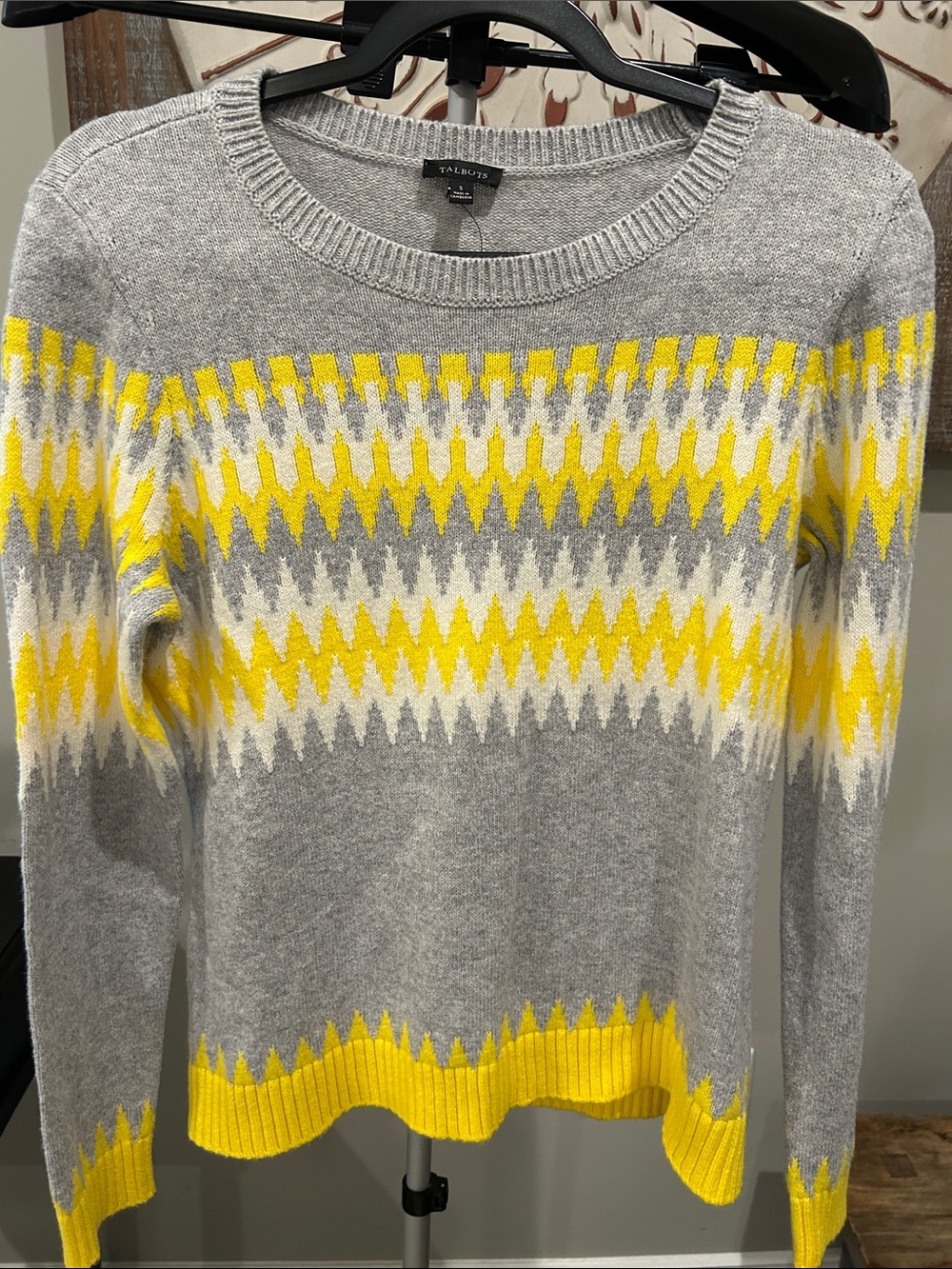 Talbots Women’s Gray, Yellow & Cream Zigzag Crewneck Sweater Size Small / classy